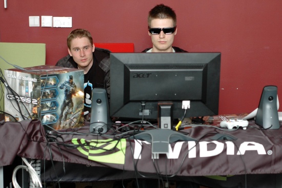 Účastníků bylo tolik, že byl nedostatek 3D brýlí Účastníků byl tolik, že bylo nedostatek 3D brýlí