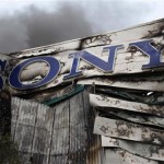 Výtržníci, resp. hráči GTA IV, zapálili sklad Sony v Londýně